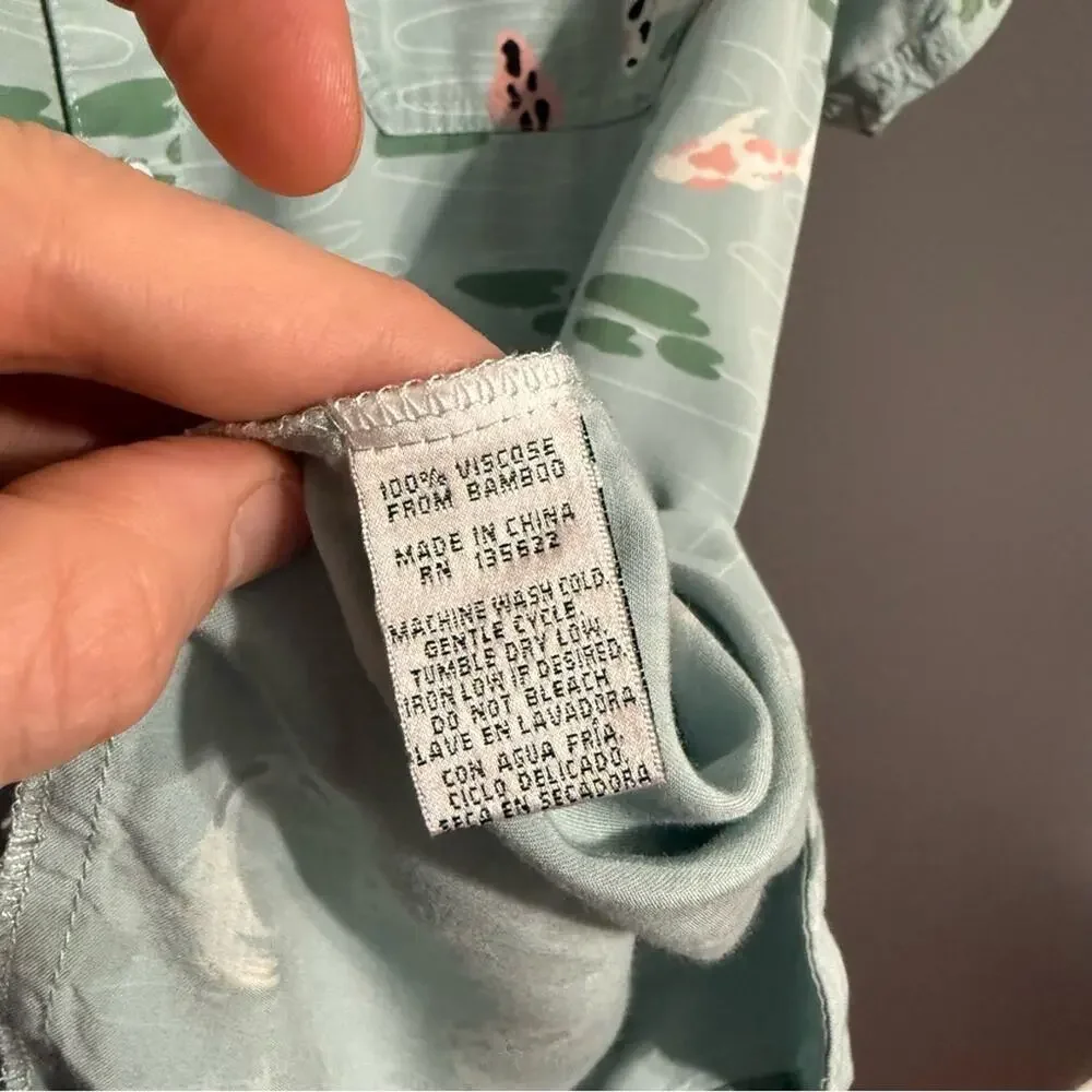Kickee Koi Short Sleeve Button Down Size L